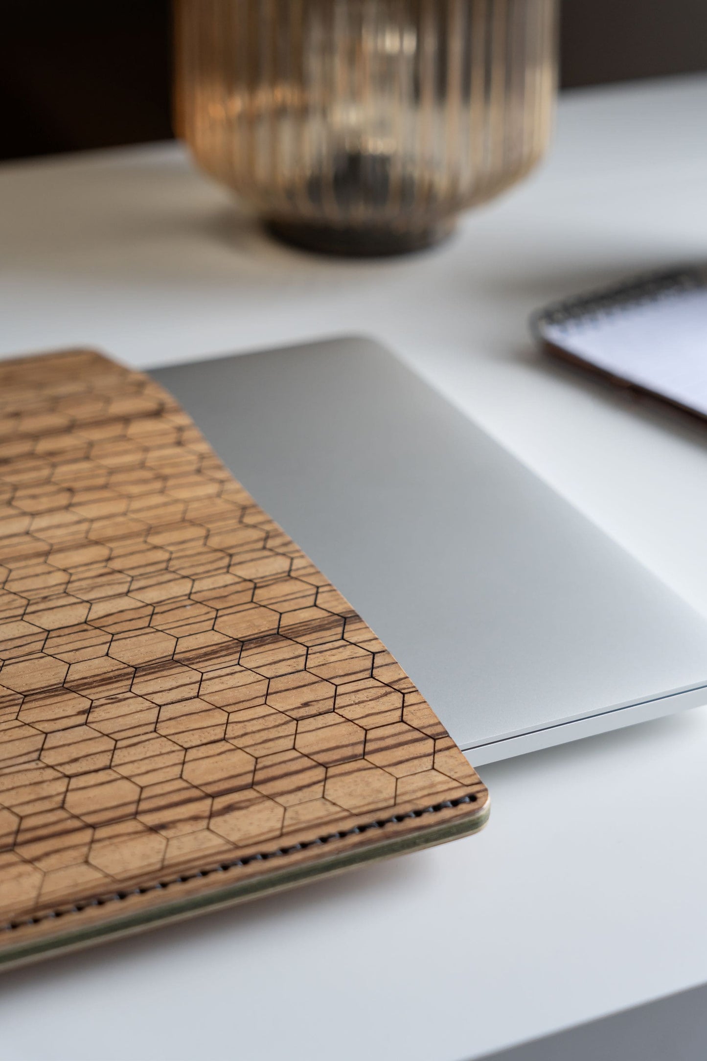 Laptoptasche aus Holz & Leder – MacBook Hülle